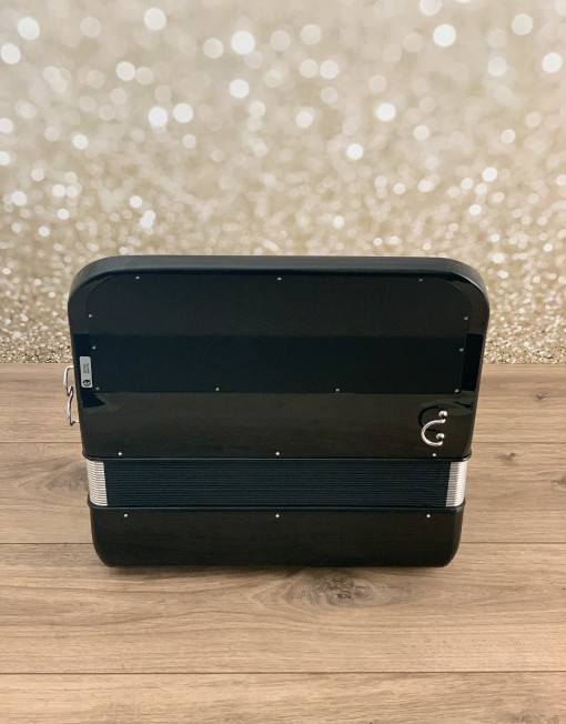 Hohner Nova III 96 B-Griff Black (Nieuwste model met stoffen balg)